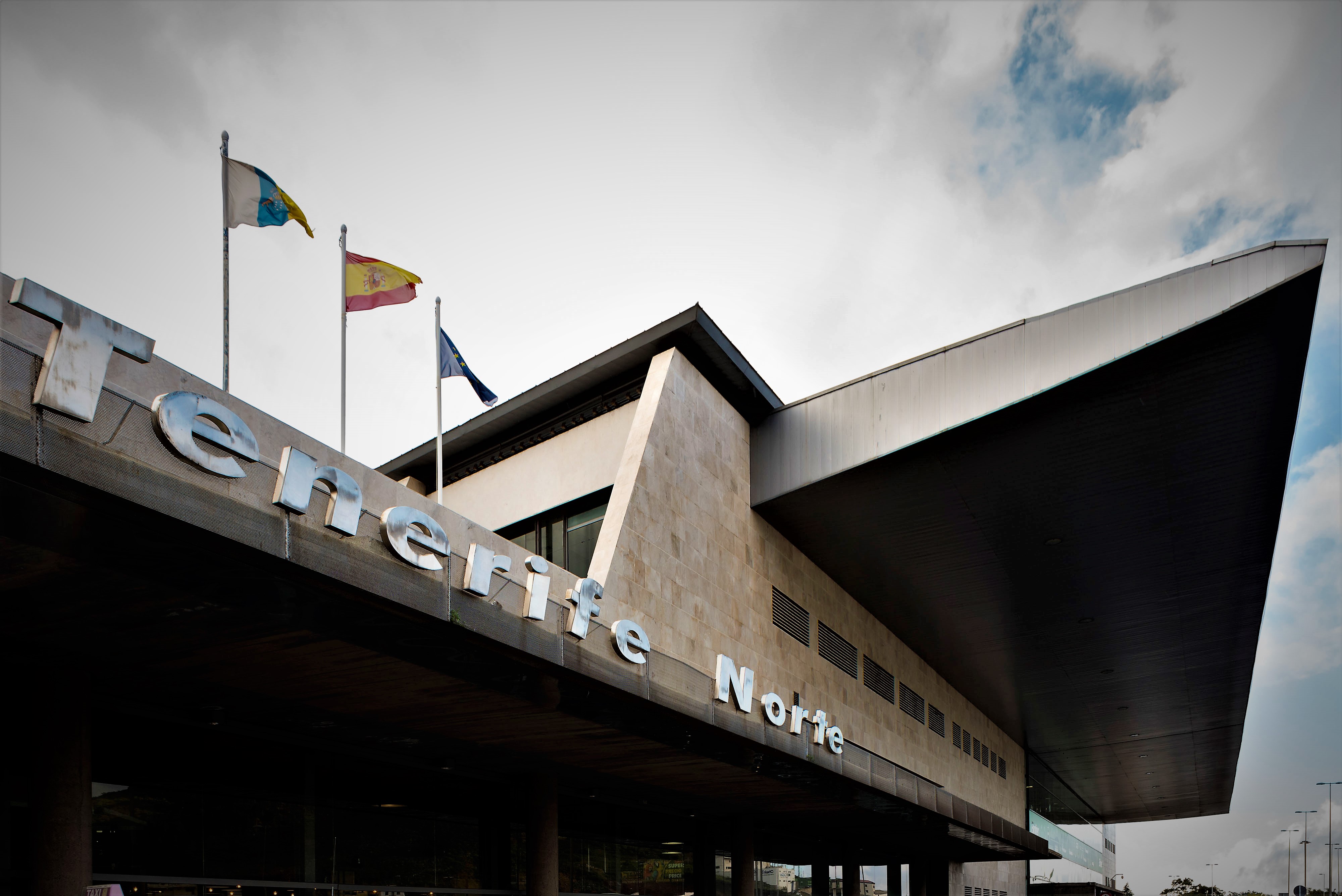 Aeropuerto de Tenerife Norte Los Rodeos (Северный аэропорт Тенерифе Лос-Родеос)